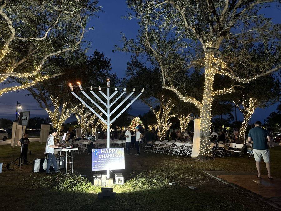 A community moment at Chabad of Venice